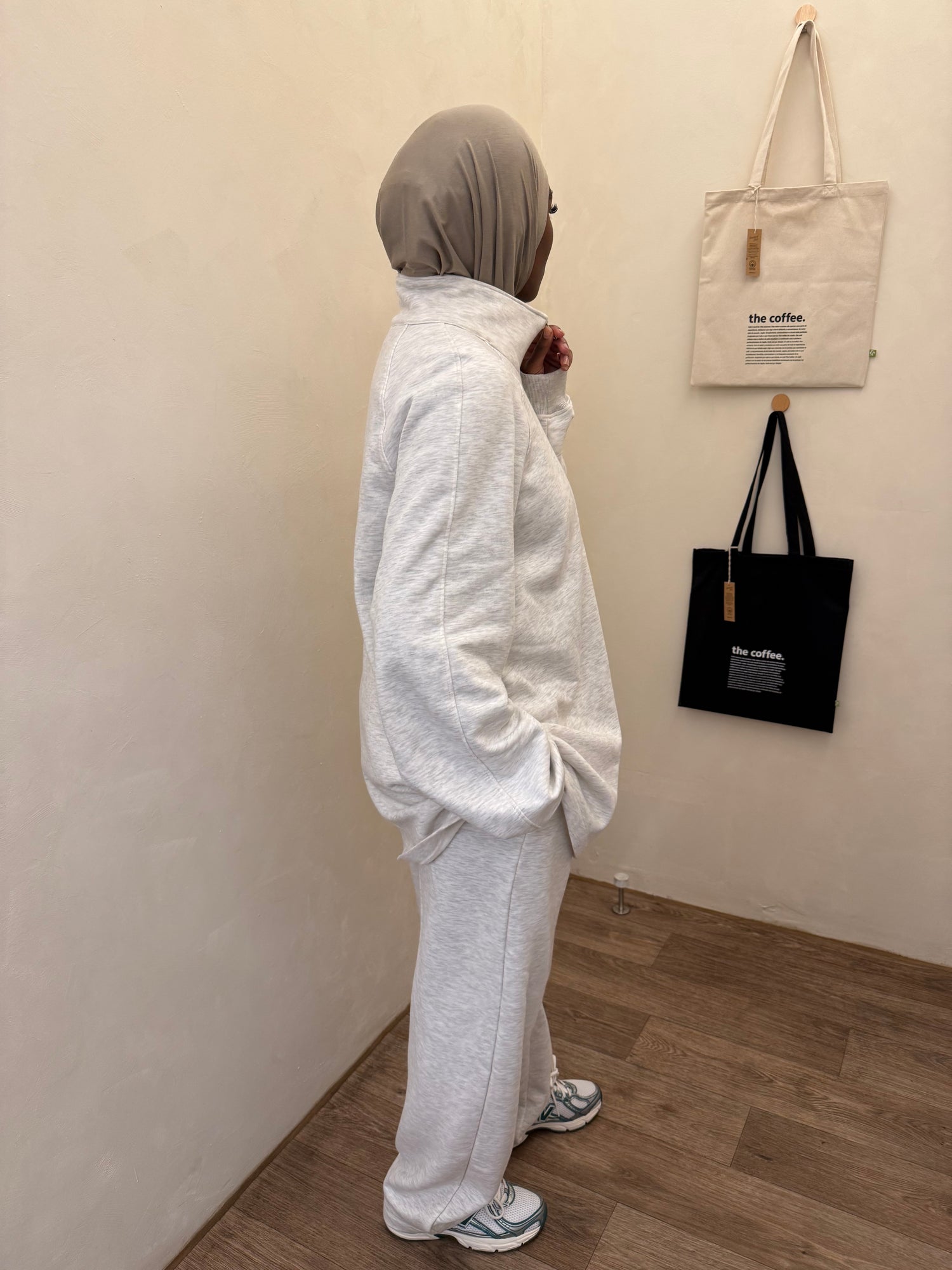 Melierter Oversize-Sweater mit Reißverschluss-Stehkragen