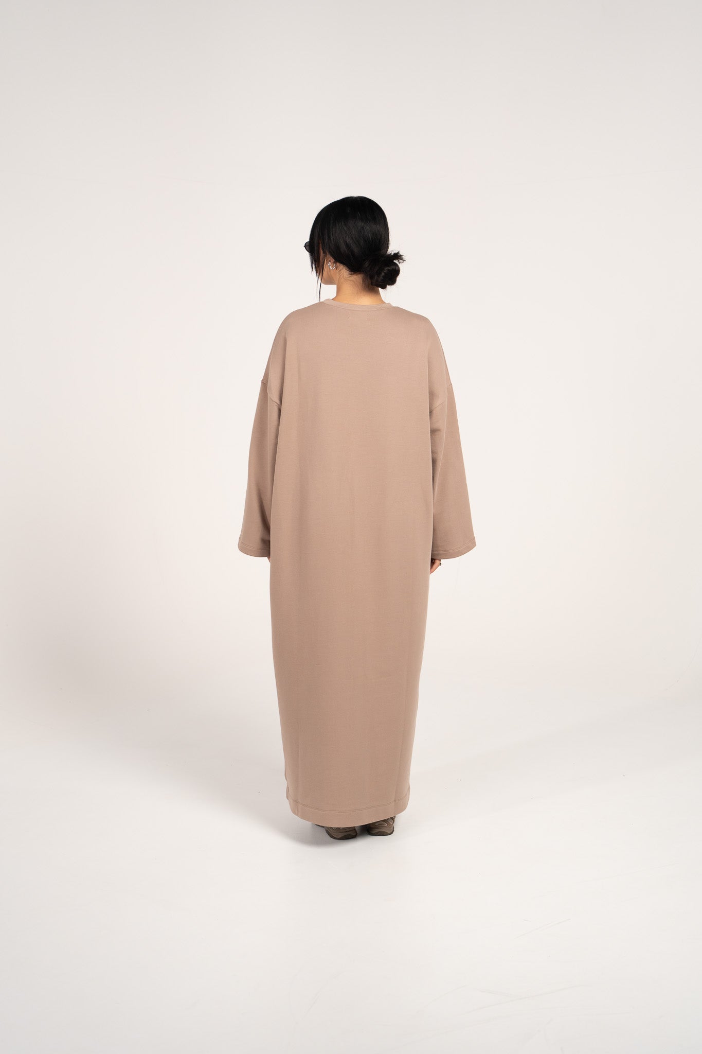 Essentielles lattefarbenes Kleid