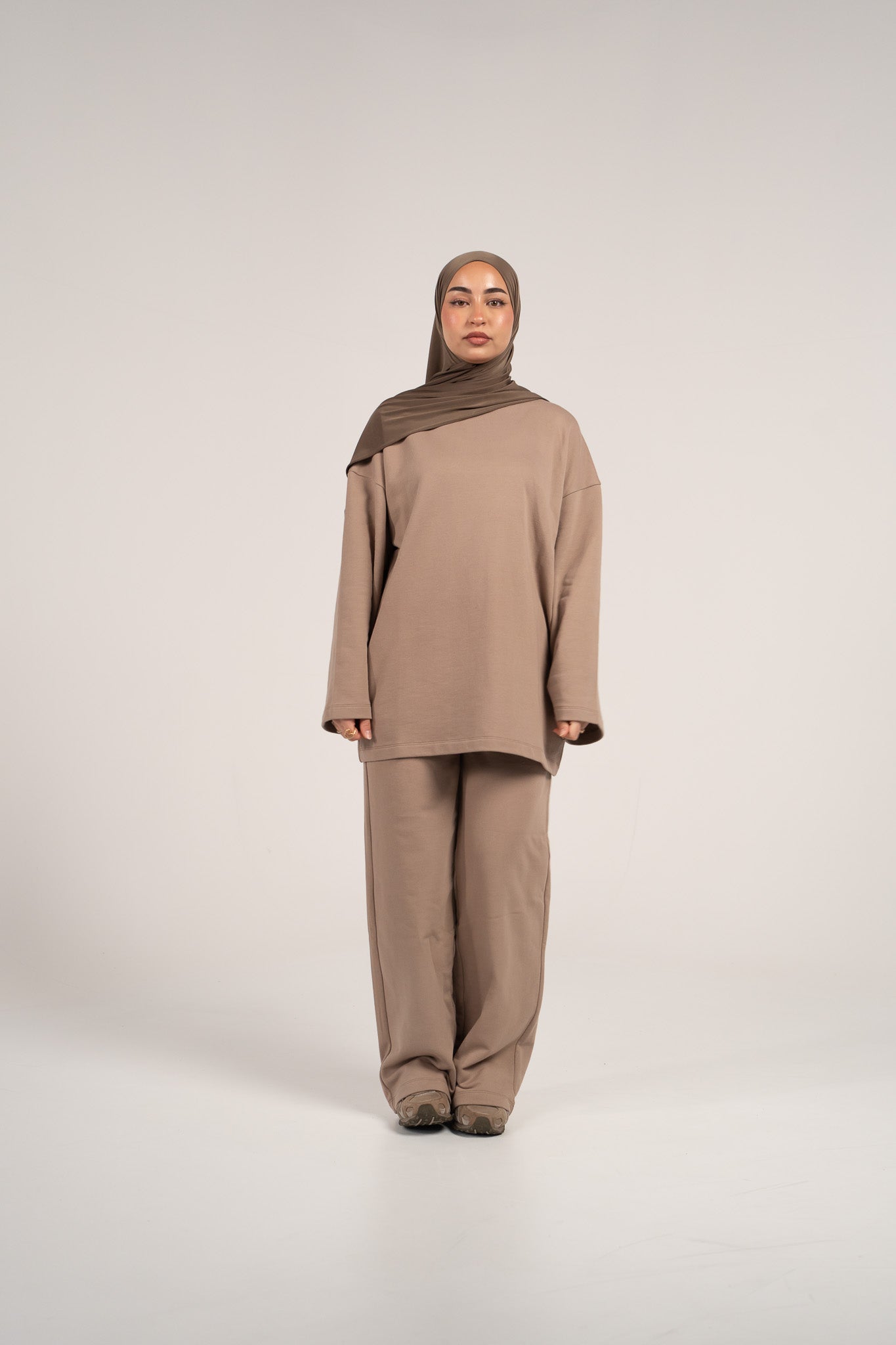 Gerade geschnittene Hose in Latte-Farbe