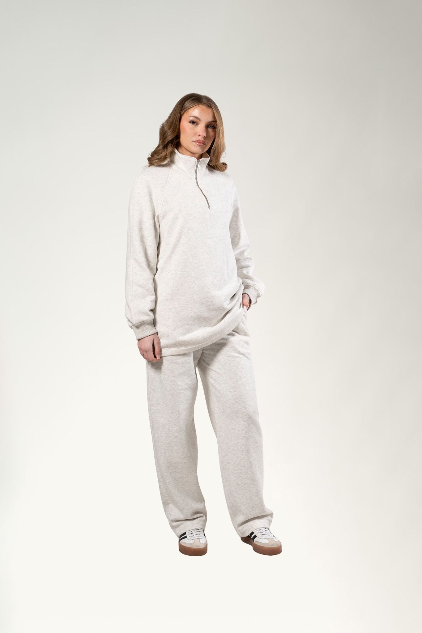 Melierter Oversize-Sweater mit Reißverschluss-Stehkragen